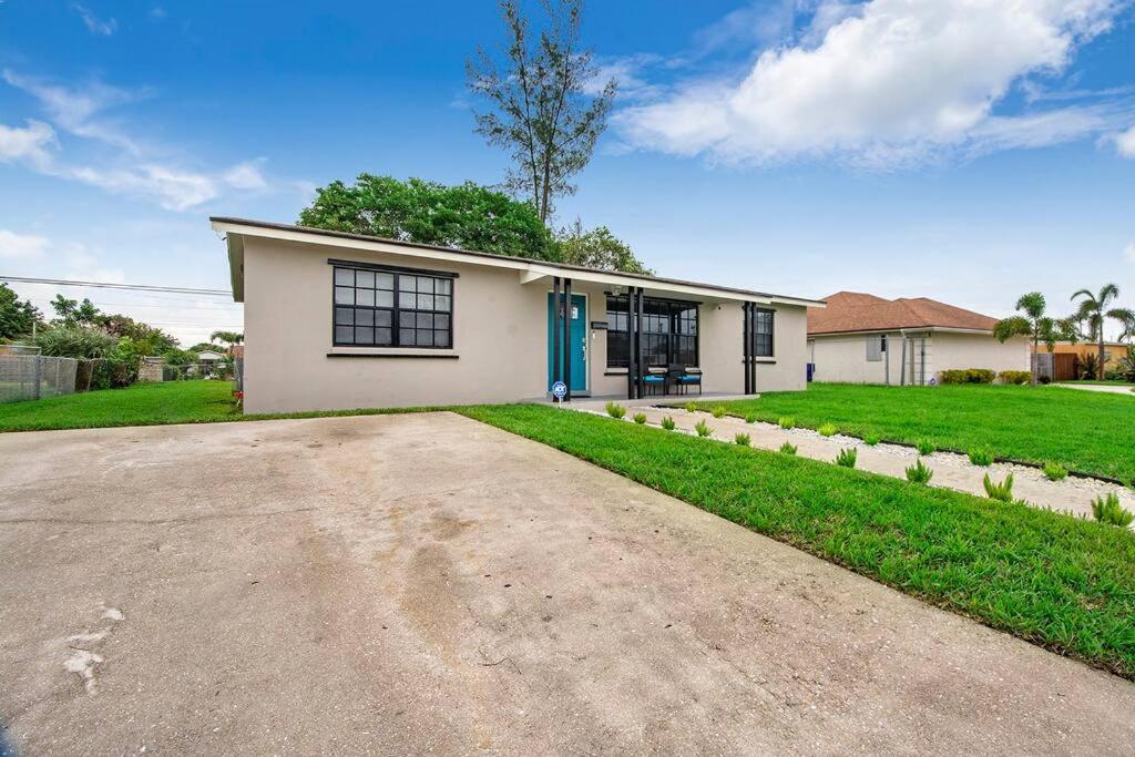 Modern Getaway Near The Beach With Room For A Boat West Palm Beach Extérieur photo