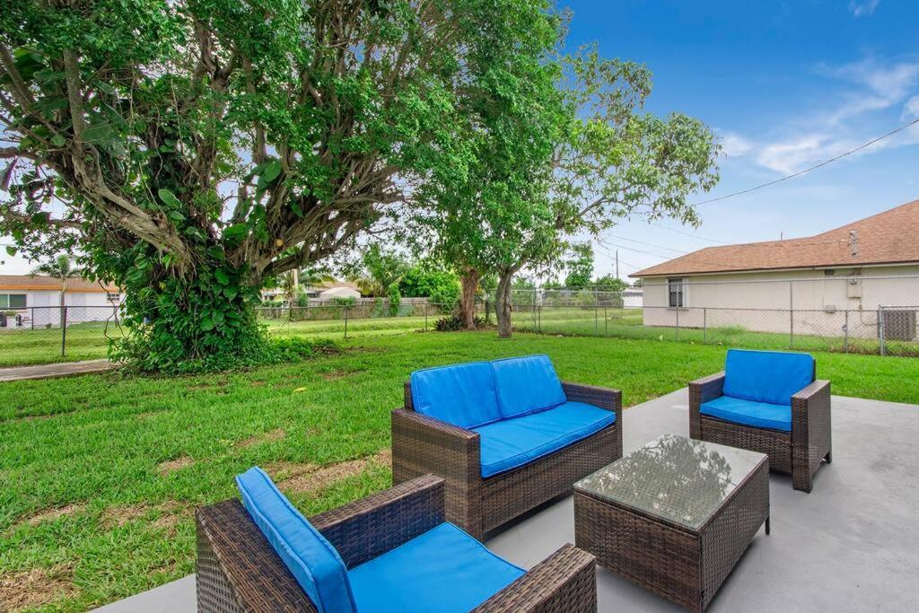 Modern Getaway Near The Beach With Room For A Boat West Palm Beach Extérieur photo